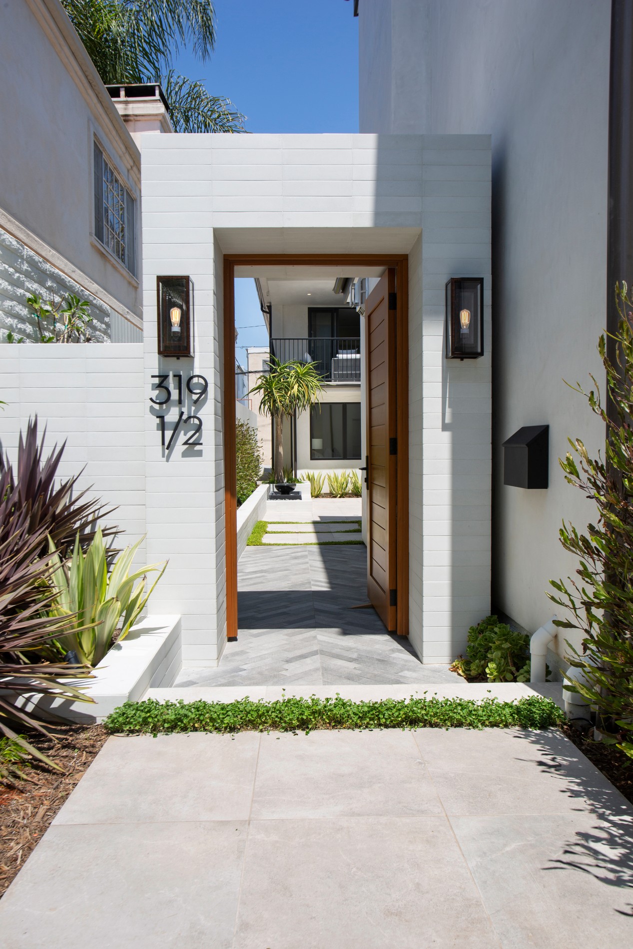 319 1 2 Jasmine Avenue Corona Del Mar